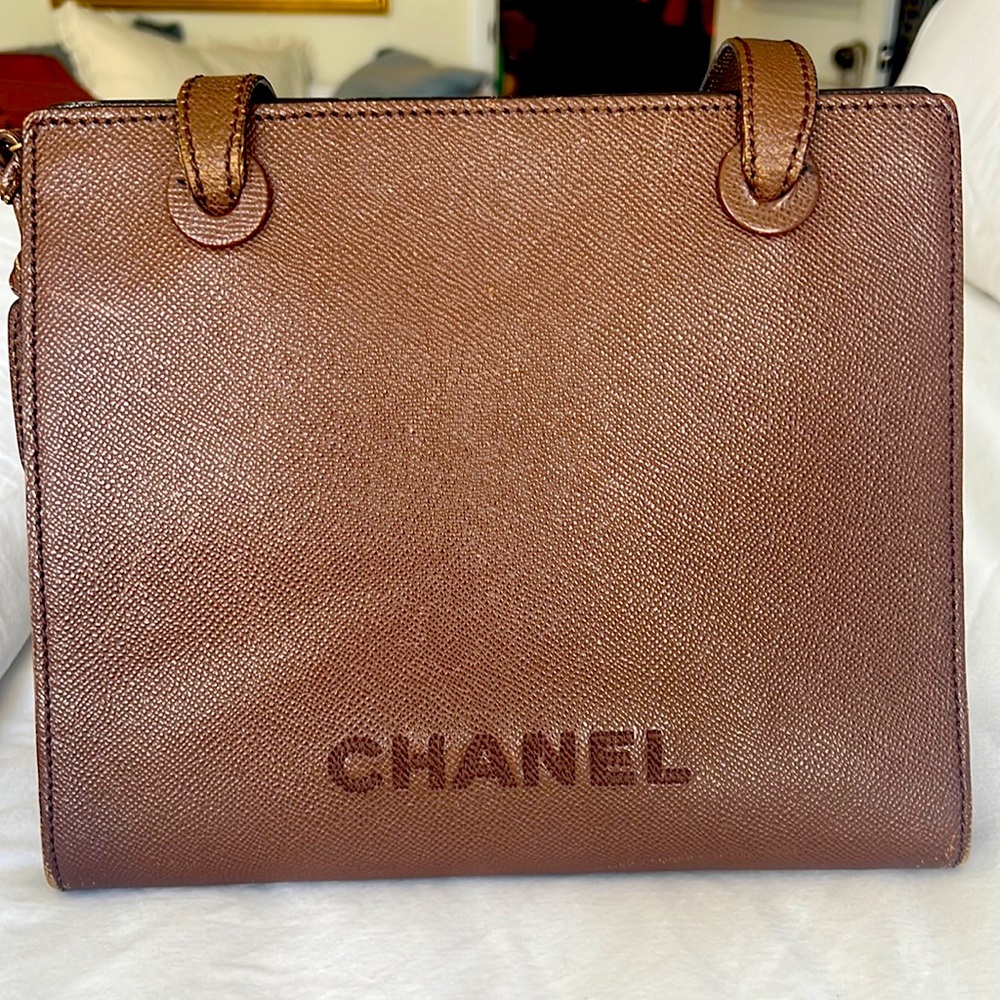 Vintage Chanel leather bag. In good condition.